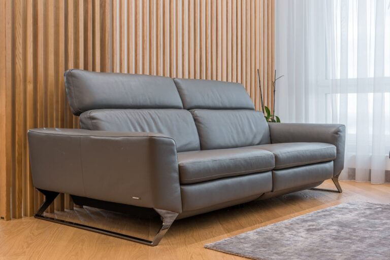 Gdzie kupić sofę z funkcją relax w Warszawie? Ranking 10 polecanych salonów